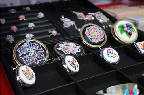 黔南州旅游商品、手工藝品暨民族用品展銷會盛大開幕 工藝美術品與禮儀用品銷售亮點紛呈